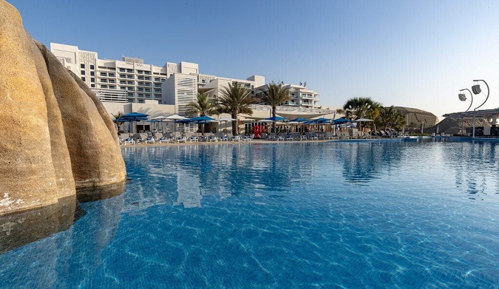 Discover the Ultimate Beachside Dining Experience at Cafe Del Mar Abu Dhabi