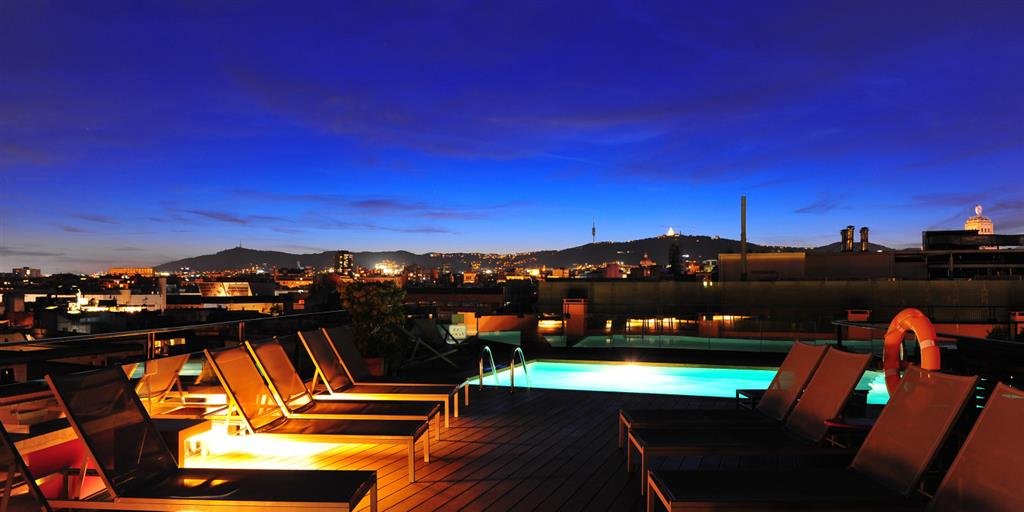 Business Meets Comfort: How Hotel Barcelona Universal Redefines Corporate Stays